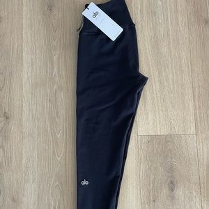 📦 SOLD 📦 NWT alo yoga 7/8 Airbrush Legging